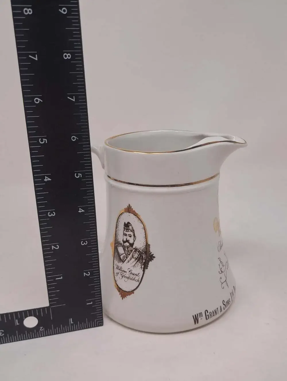 Glenfiddich Scotch Whiskey Decorative Pitcher Vintage 80s HCW Great Britain